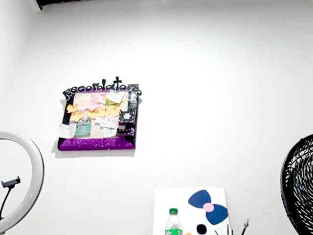 PetiteIvoryqueens webcam