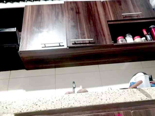PetiteIvoryqueens webcam