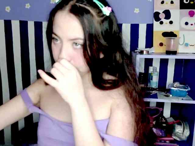 PetiteIvoryqueens webcam