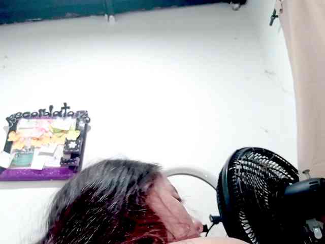 PetiteIvoryqueens webcam