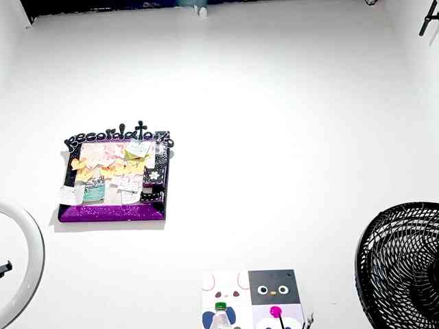 PetiteIvoryqueens webcam