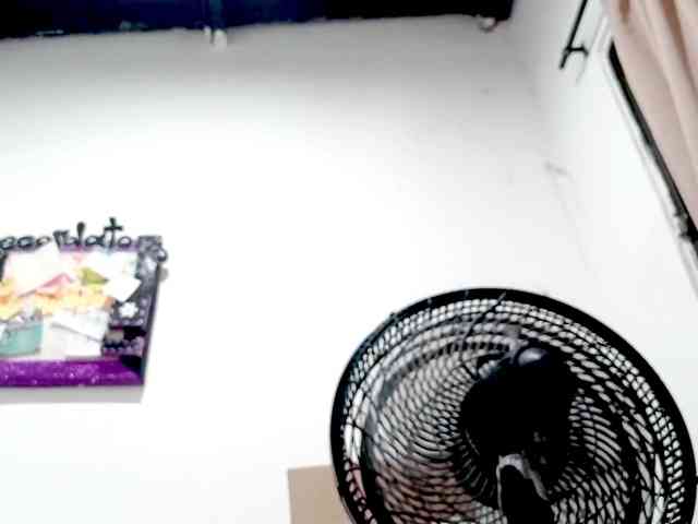 PetiteIvoryqueens webcam