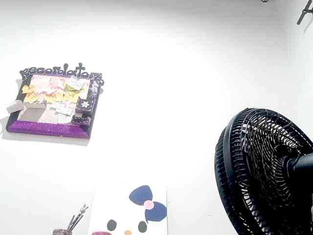 PetiteIvoryqueens webcam