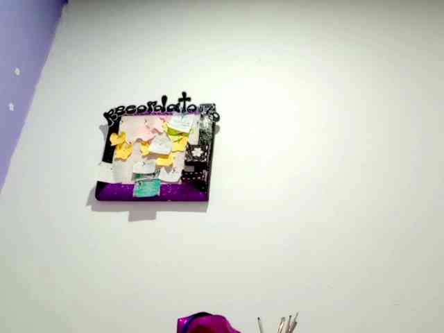 PetiteIvoryqueens webcam