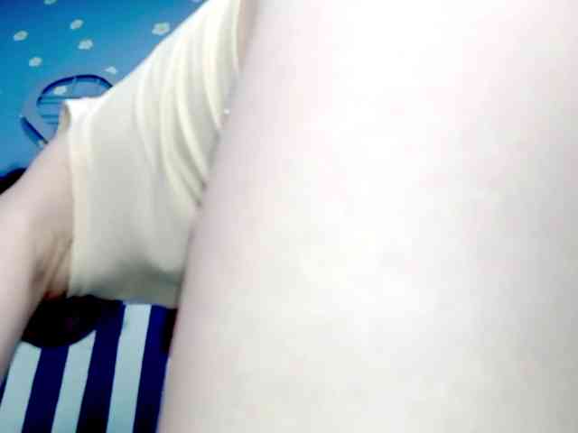 PetiteIvoryqueens webcam