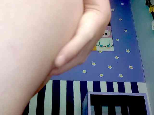 PetiteIvoryqueens webcam