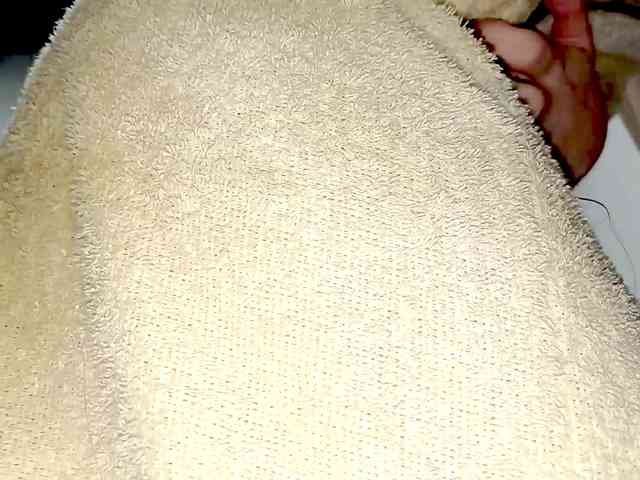 PetiteIvoryqueens webcam