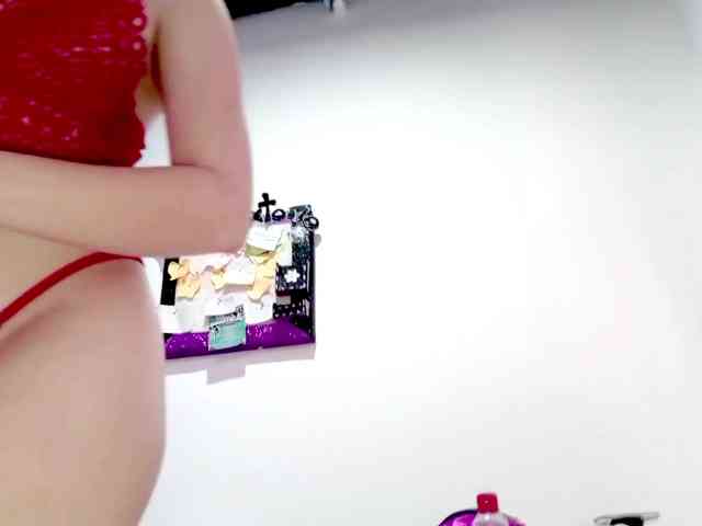 PetiteIvoryqueens webcam