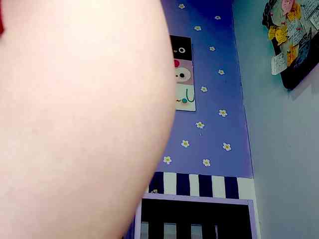 PetiteIvoryqueens webcam