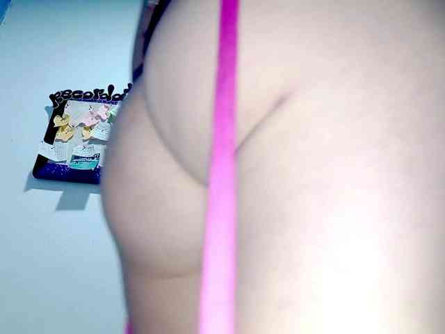 PetiteIvoryqueens webcam