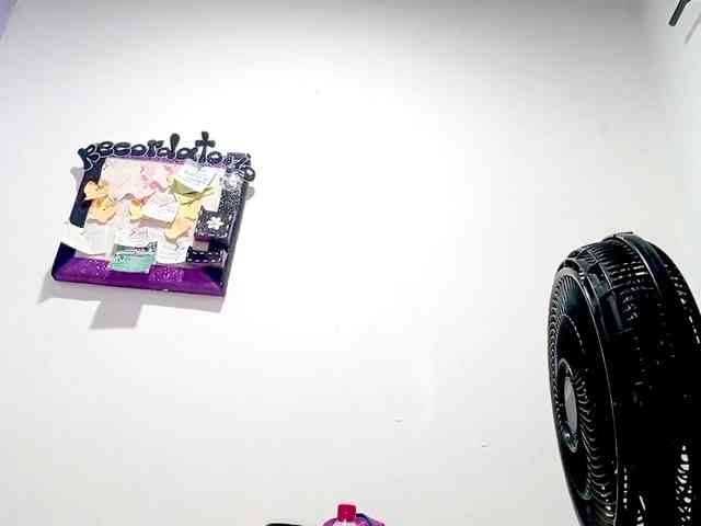 PetiteIvoryqueens webcam