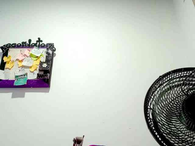 PetiteIvoryqueens webcam