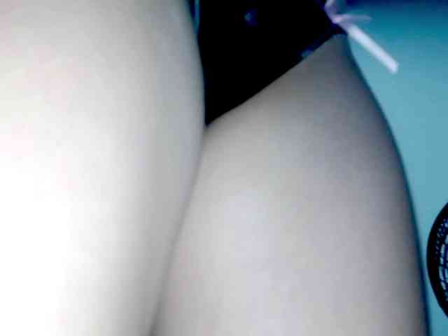 PetiteIvoryqueens webcam