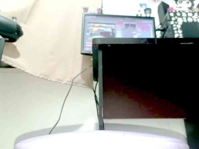 PetiteIvoryqueens webcam