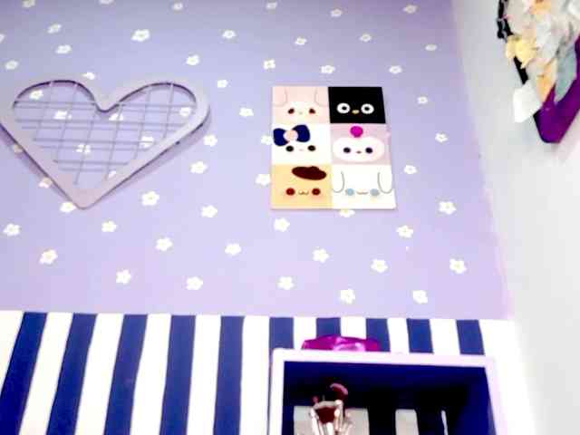 PetiteIvoryqueens webcam