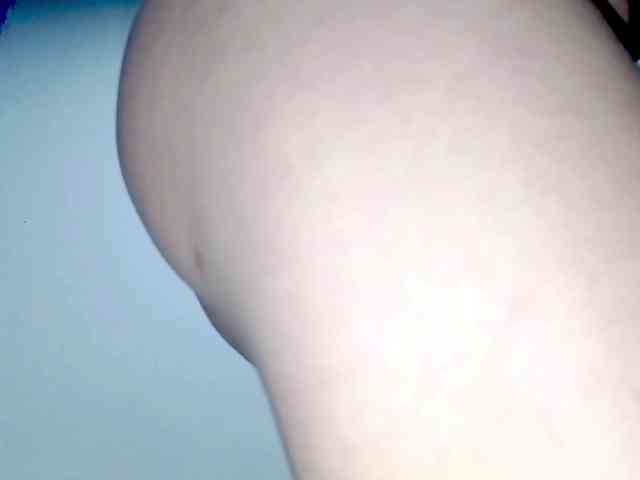 PetiteIvoryqueens webcam