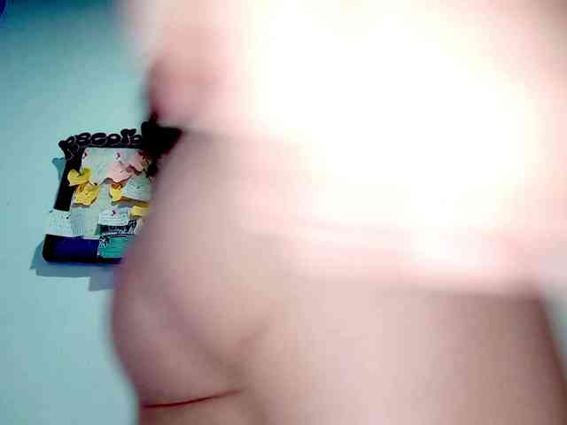 PetiteIvoryqueens webcam