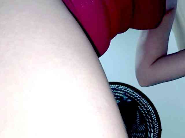 PetiteIvoryqueens webcam