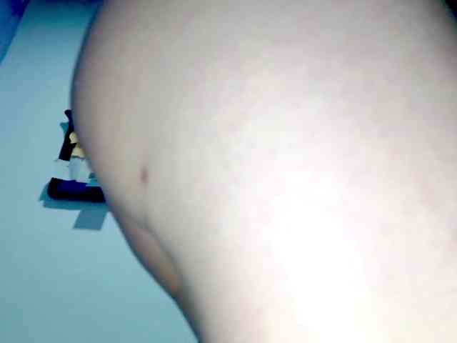 PetiteIvoryqueens webcam