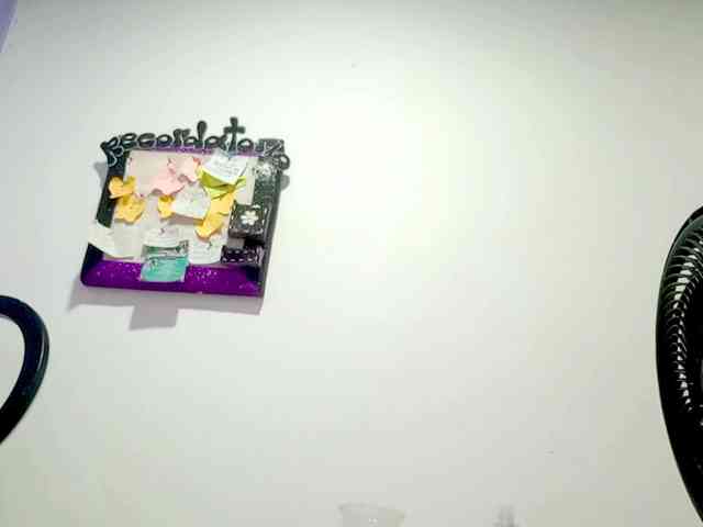 PetiteIvoryqueens webcam