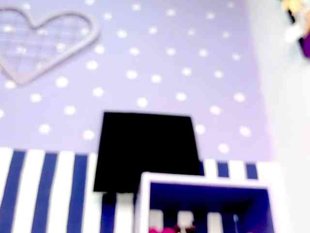 PetiteIvoryqueen... Live Webcam on BongaCams