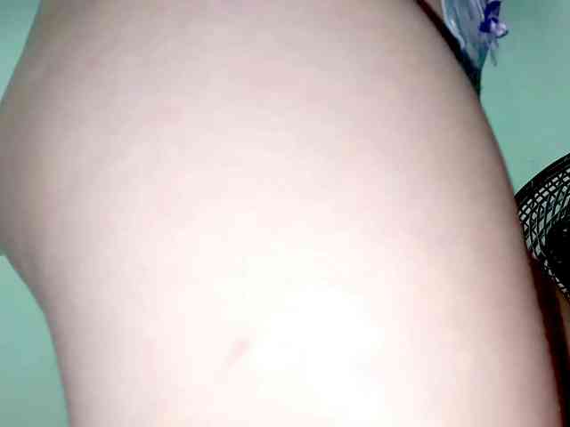 PetiteIvoryqueens webcam