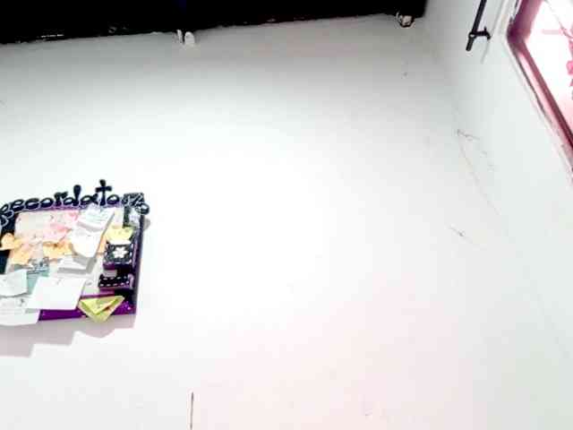 PetiteIvoryqueens webcam
