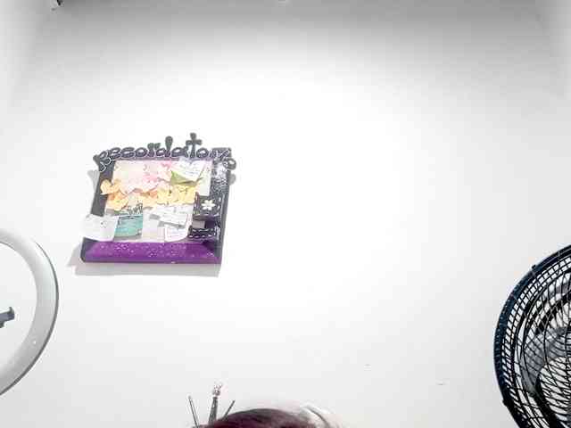 PetiteIvoryqueens webcam