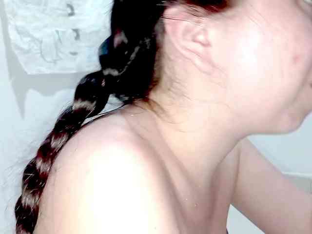 PetiteIvoryqueens webcam