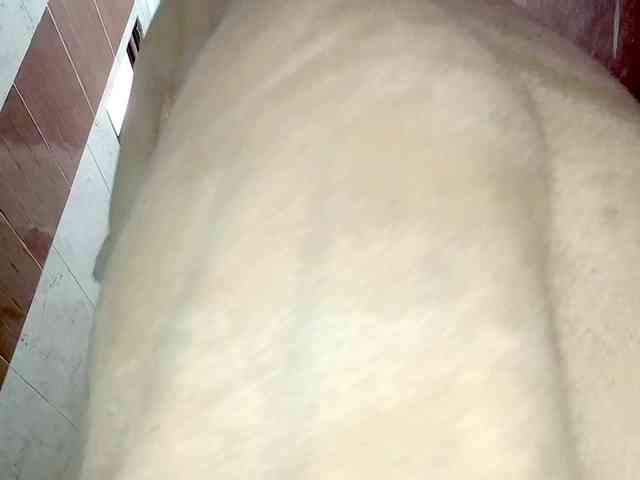 PetiteIvoryqueens webcam