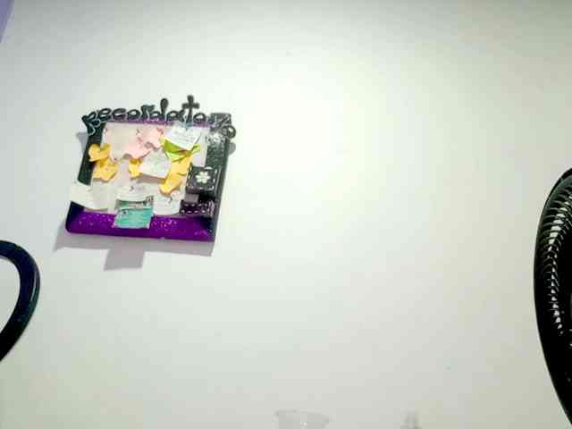 PetiteIvoryqueens webcam