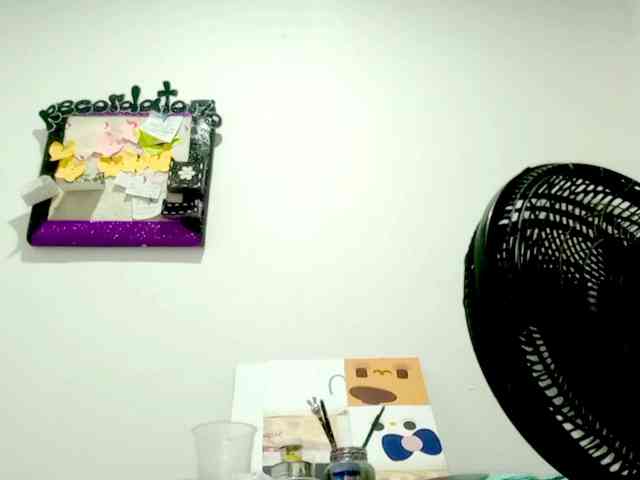 PetiteIvoryqueens webcam