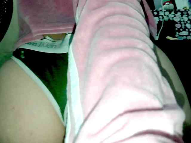 PetiteIvoryqueens webcam