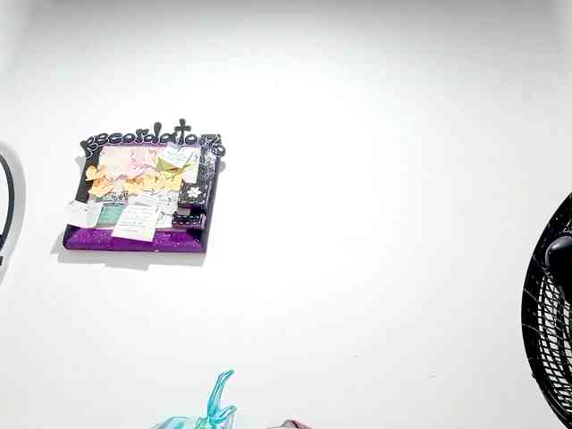 PetiteIvoryqueens webcam