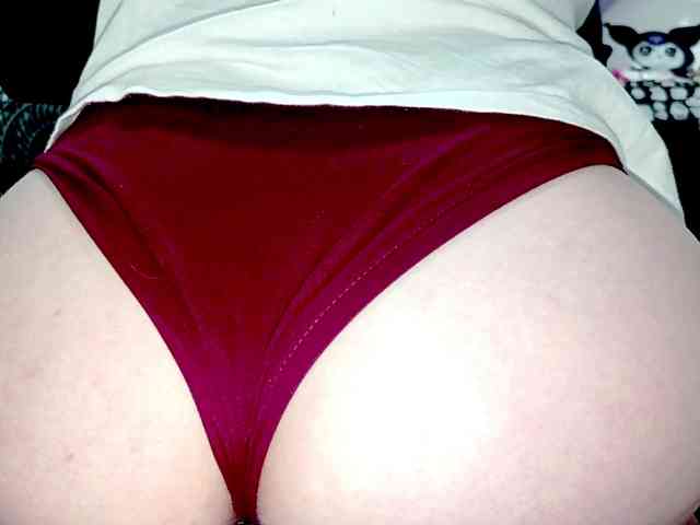 PetiteIvoryqueens webcam