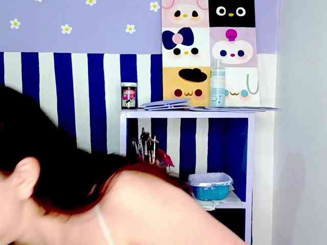 PetiteIvoryqueens webcam