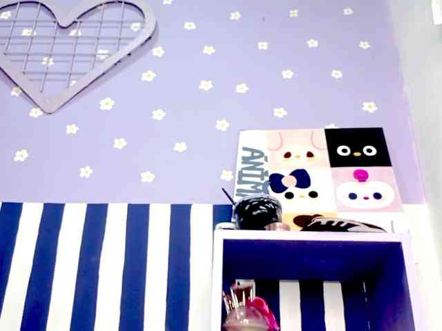 PetiteIvoryqueens webcam