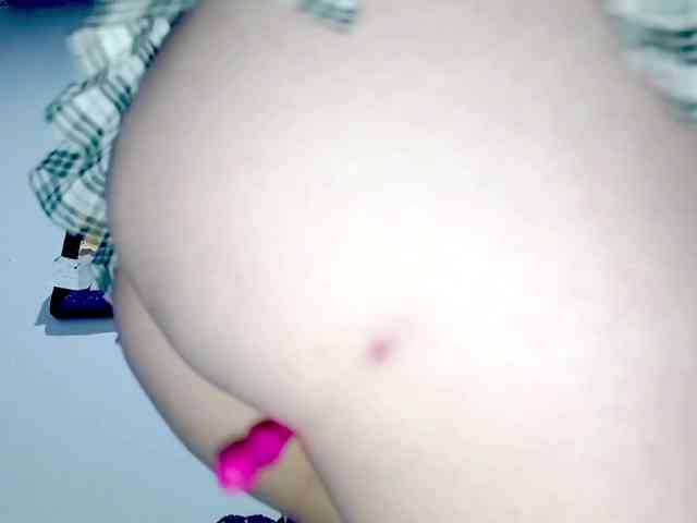 PetiteIvoryqueens webcam