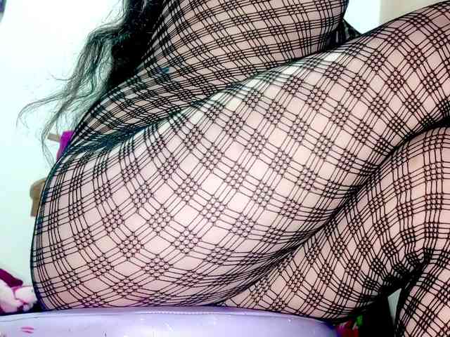 PetiteIvoryqueens webcam