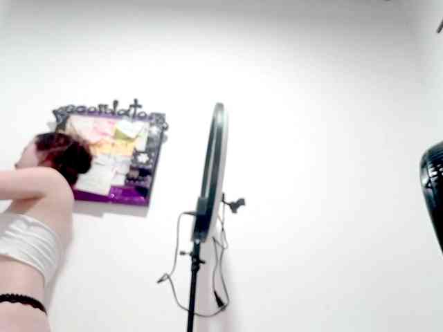 PetiteIvoryqueens webcam