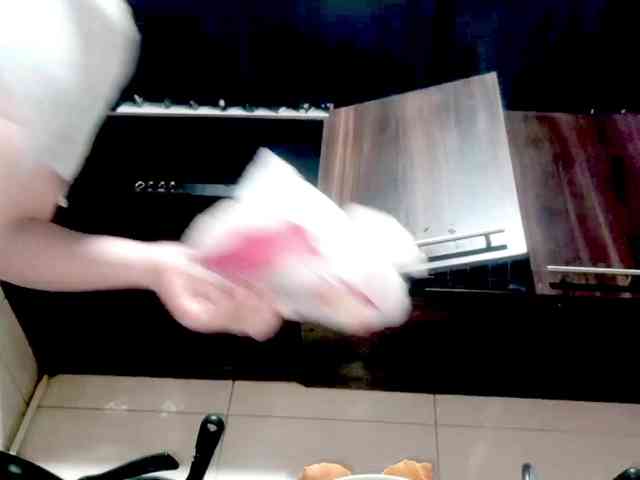 PetiteIvoryqueens webcam