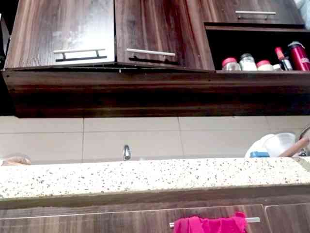 PetiteIvoryqueens webcam
