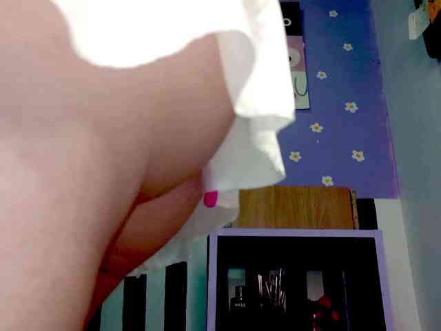 PetiteIvoryqueens webcam