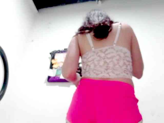 PetiteIvoryqueens webcam