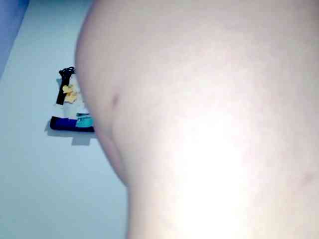 PetiteIvoryqueens webcam