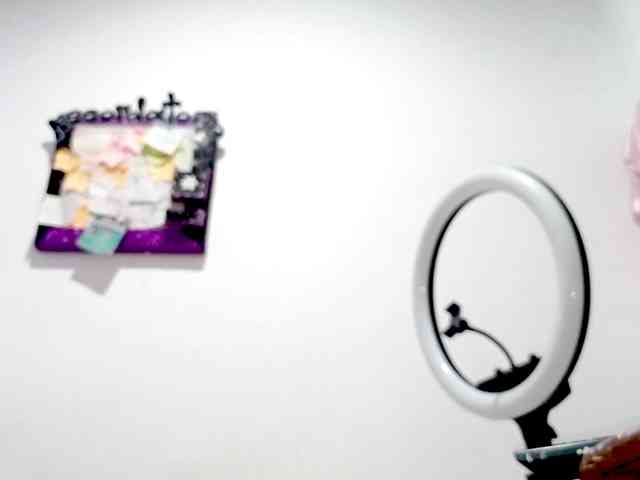 PetiteIvoryqueens webcam