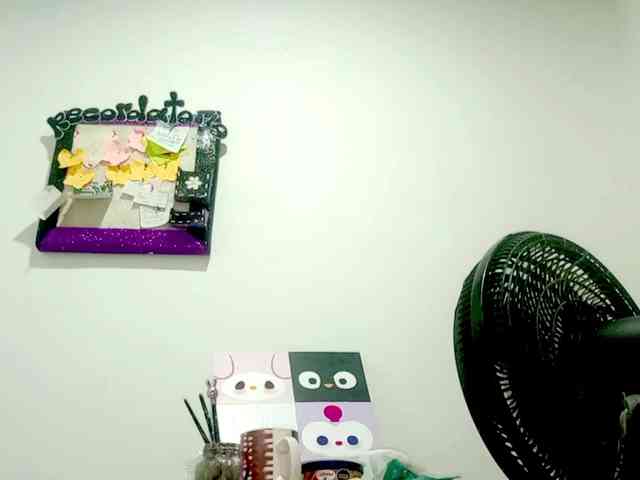 PetiteIvoryqueens webcam