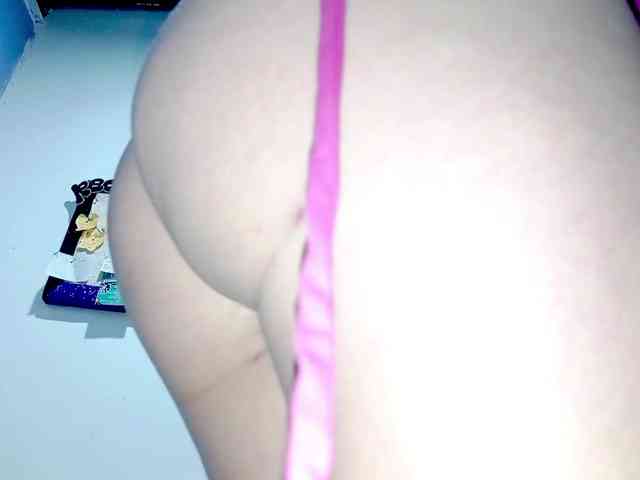 PetiteIvoryqueens webcam