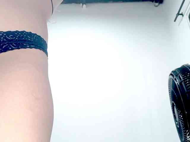 PetiteIvoryqueens webcam