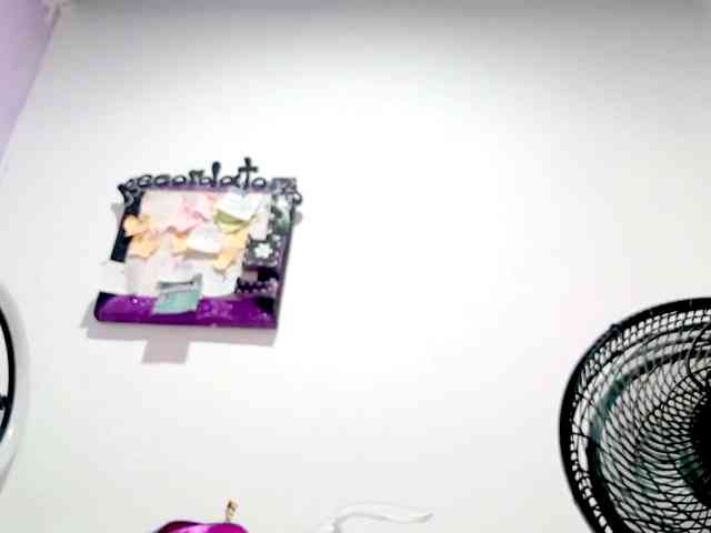 PetiteIvoryqueens webcam